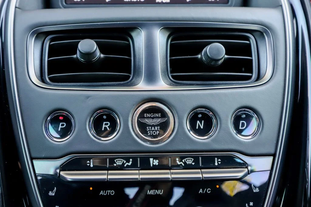 2019 Aston Martin DBS Superleggera Base - Photo 32