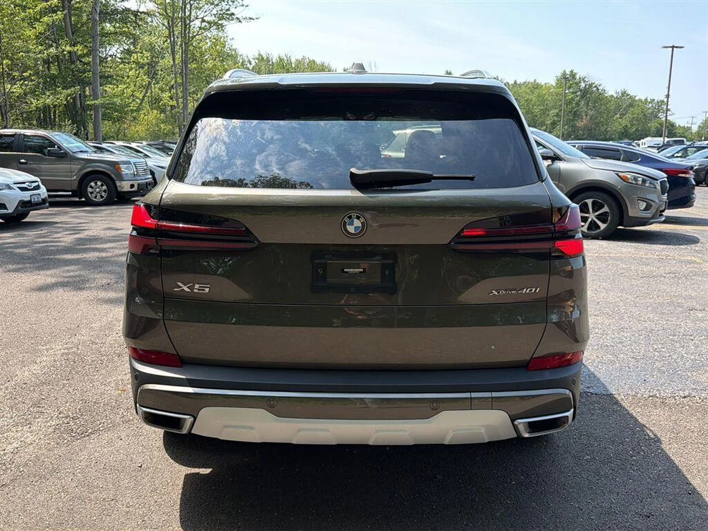 Used 2024 Manhattan Green Metallic BMW xDrive40i image 9
