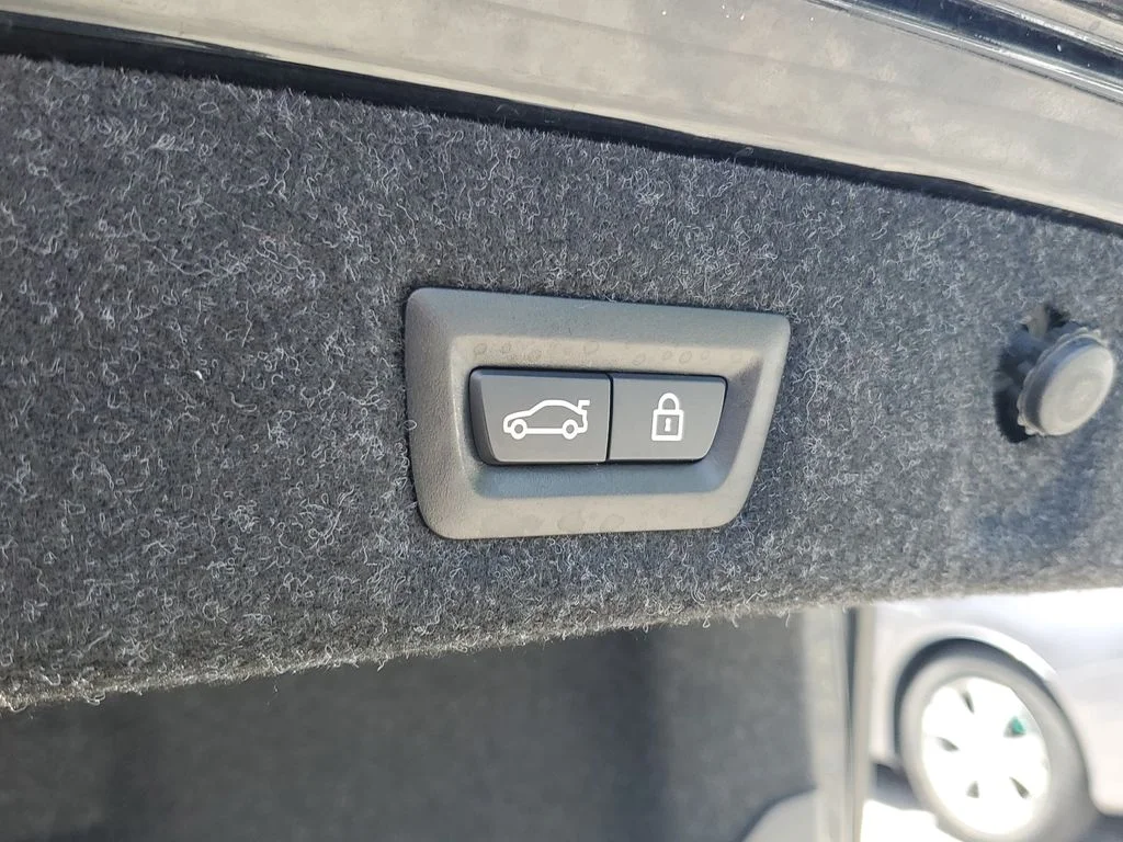 Used 2021 Black BMW 540i image 10