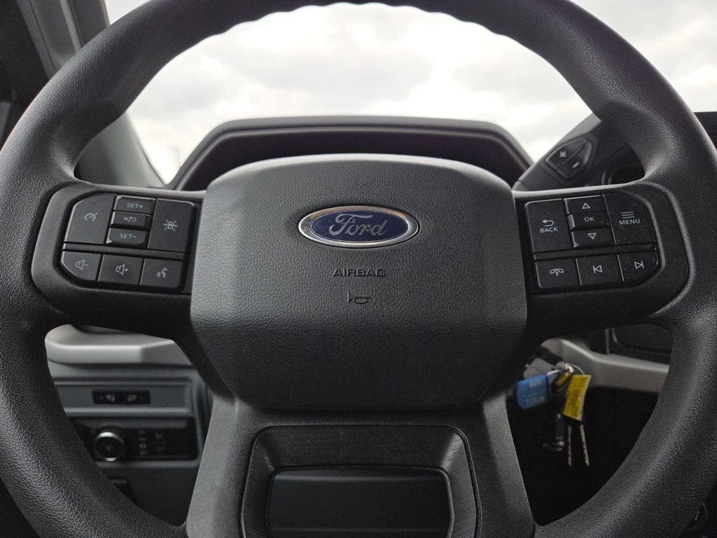 Used 2022 White Ford XL image 22