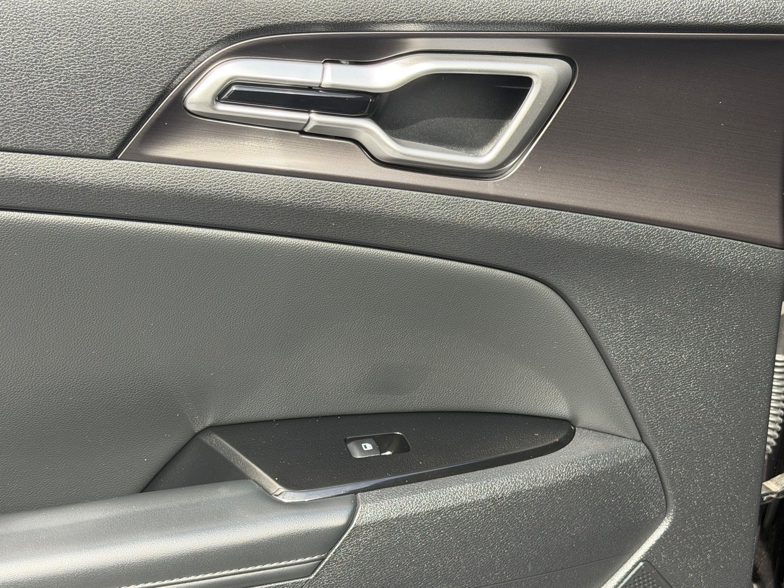 Used 2023 Gravity Gray Kia EX image 18