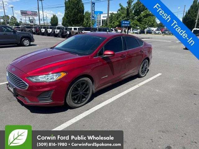 Used 2019 Ruby Red Metallic Ford SE image 1