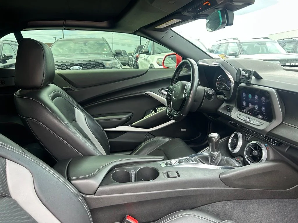 Used 2022 Red Chevrolet 2LT image 25