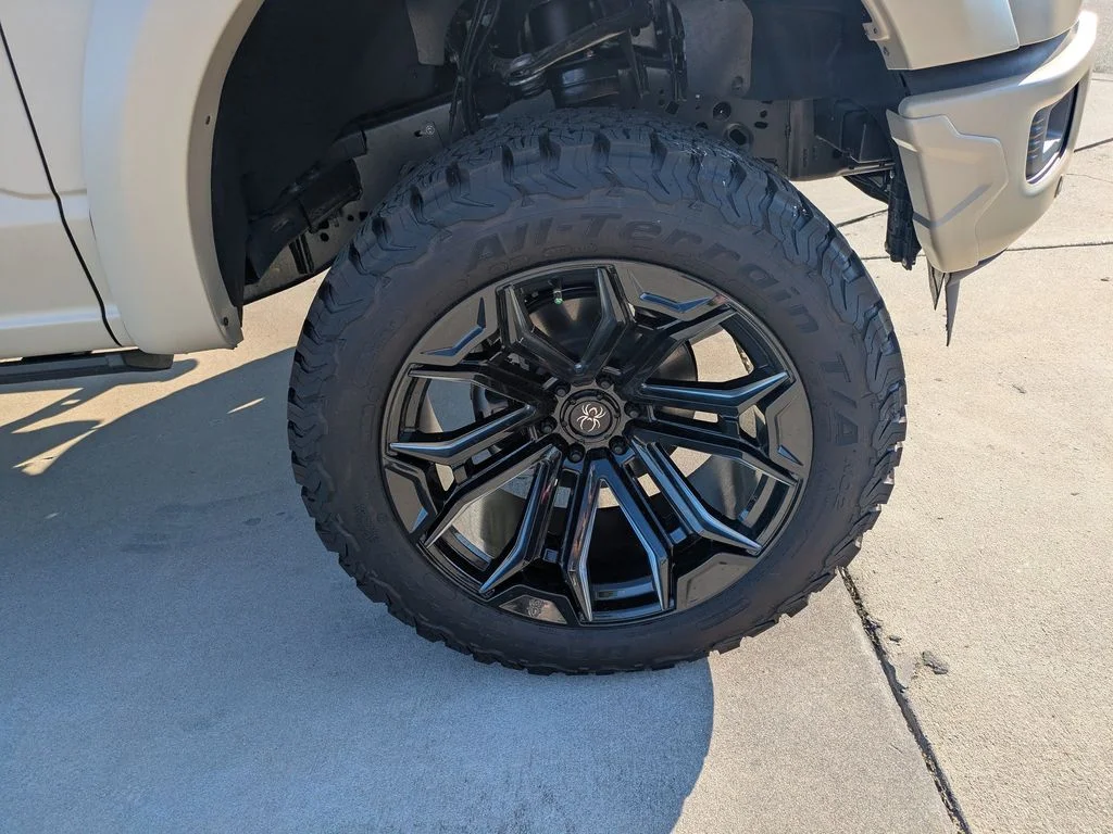 New 2026 Agate Black Metallic Ford XLT image 10