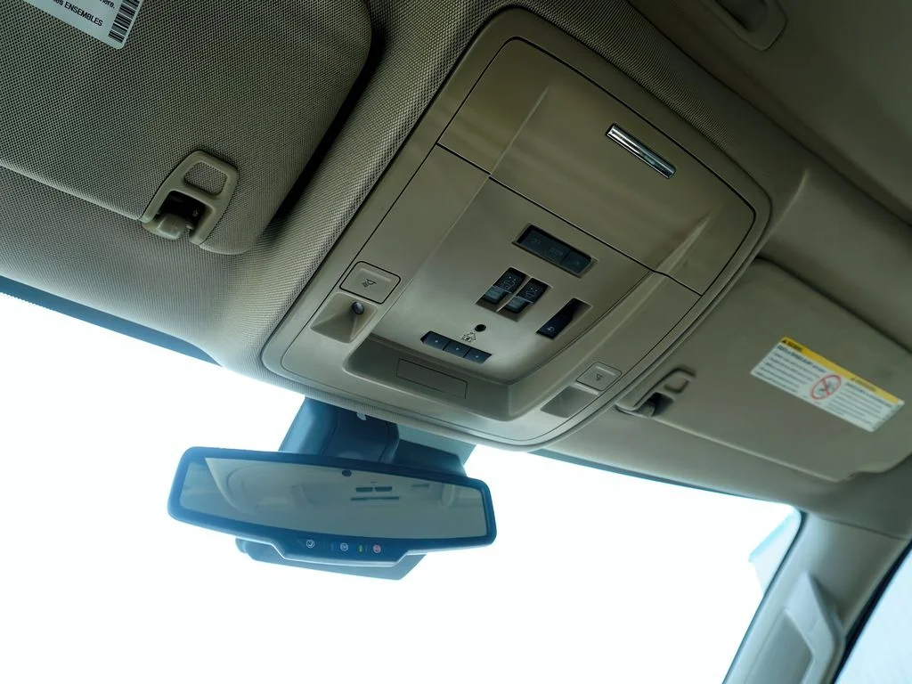 Used 2015 DEEP OCEAN BLUE METALLIC Chevrolet LTZ image 25