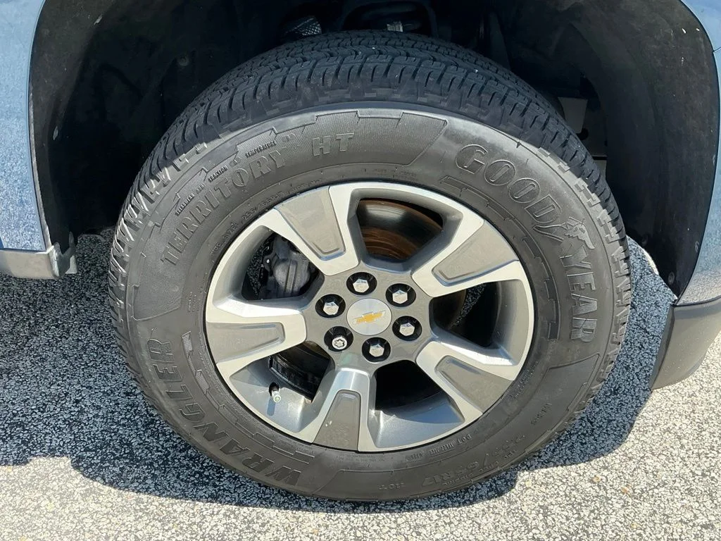 Used 2019 Blue Chevrolet Z71 image 11
