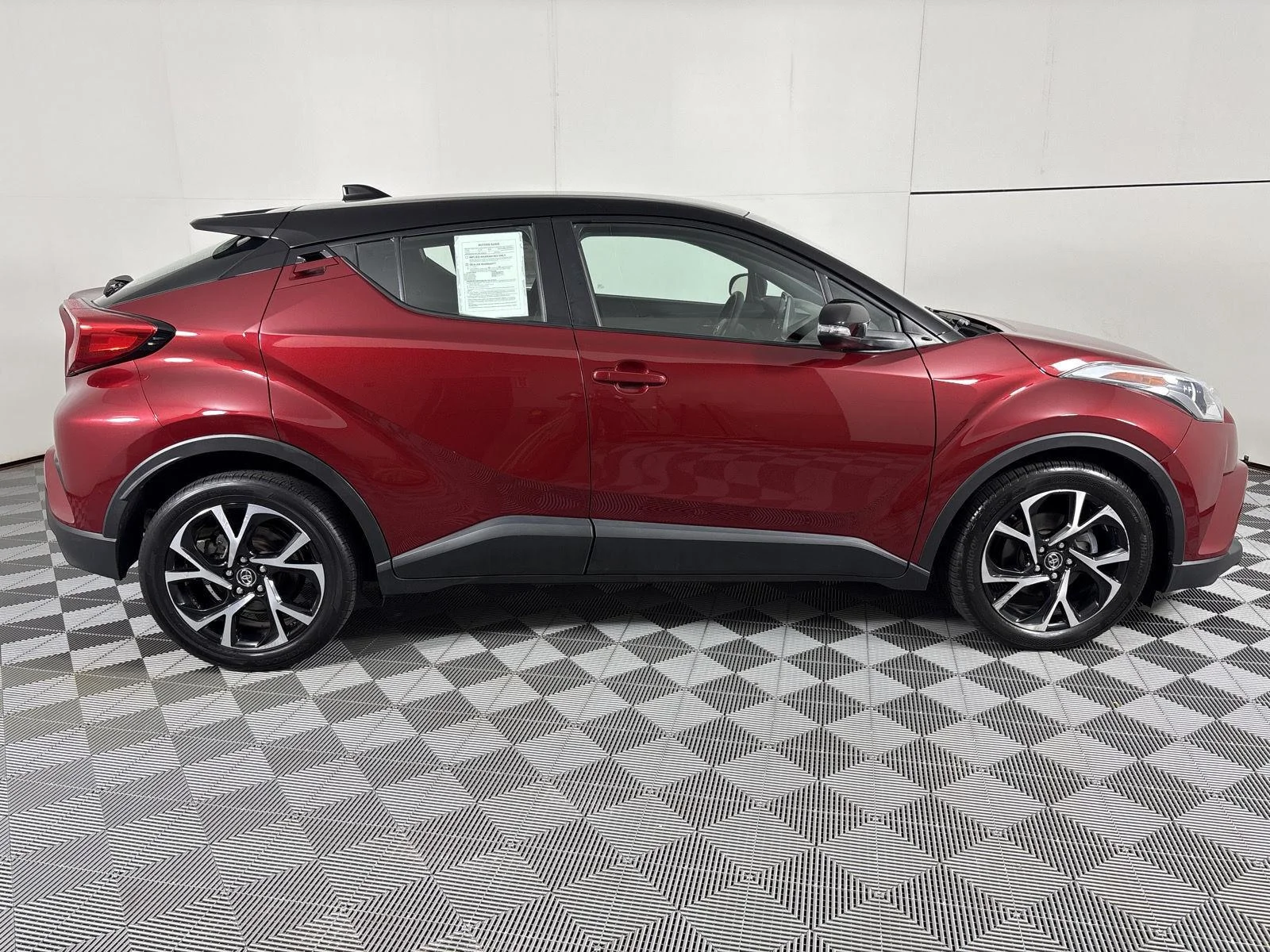 Used 2019 Ruby Flare Pearl w/Black Roof Toyota XLE image 21