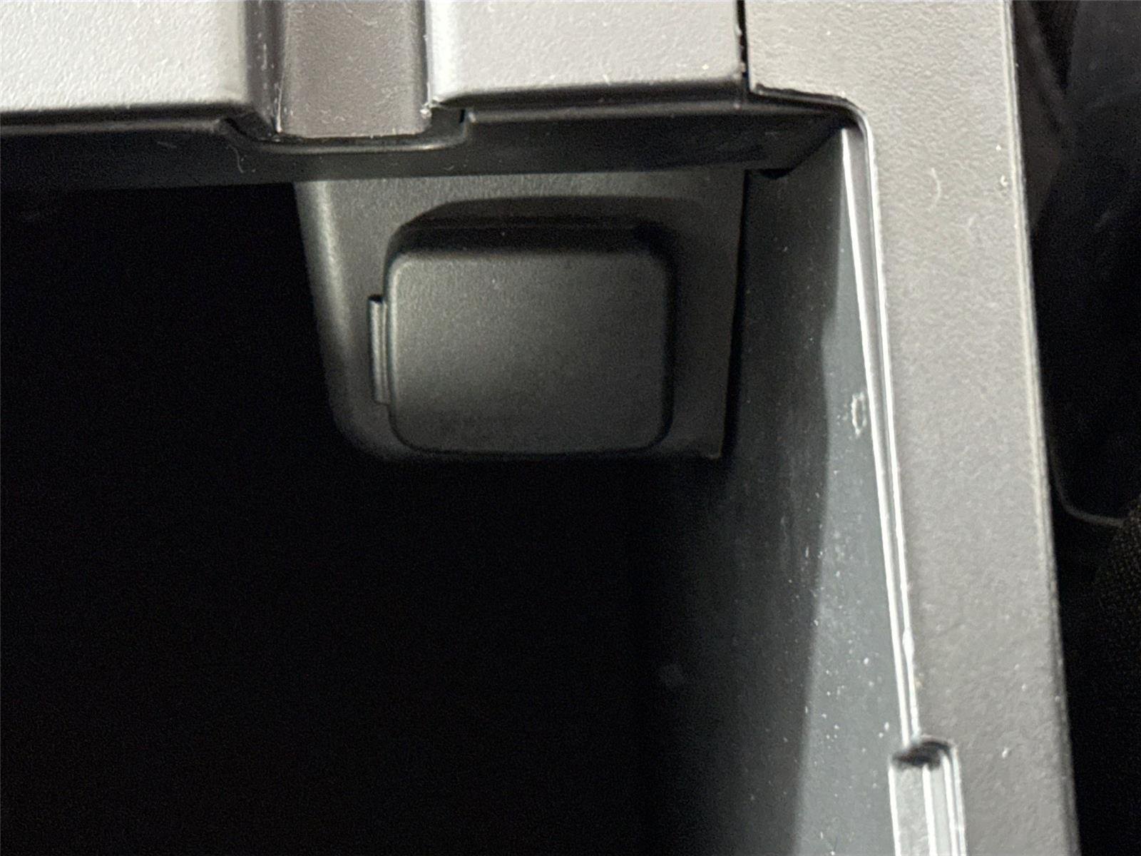 Used 2023 Agate Black Ford XLT image 32
