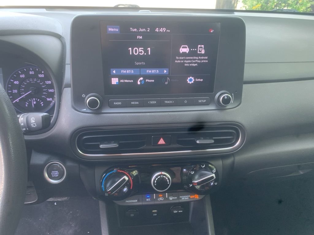 Used 2023 White Hyundai SEL image 17
