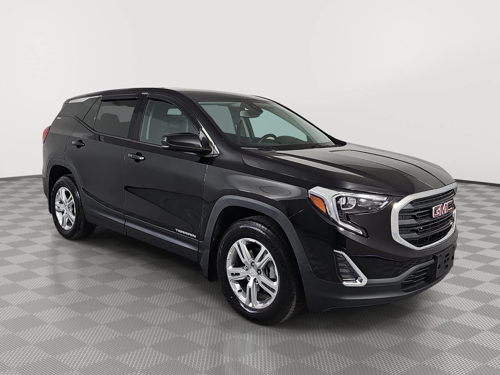 Used 2020 Black GMC SLE image 2