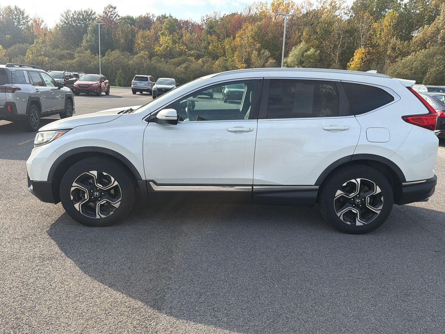 Used 2018 Crystal Black Pearl Honda Touring image 6