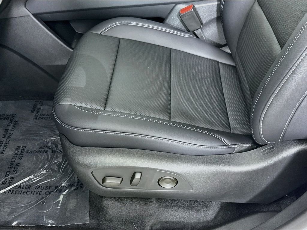 2027 Chevrolet Traverse LT - Photo 19