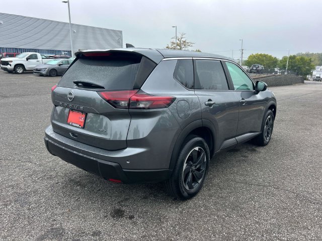 Used 2025 Gray Nissan SV image 3