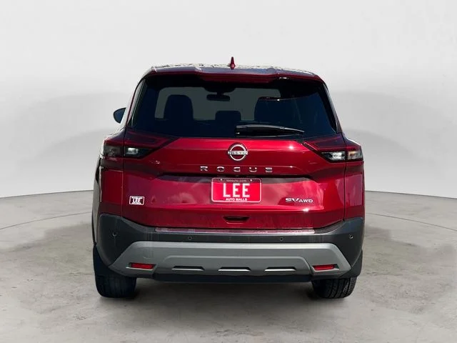 Used 2023 Scarlet Nissan SV image 4