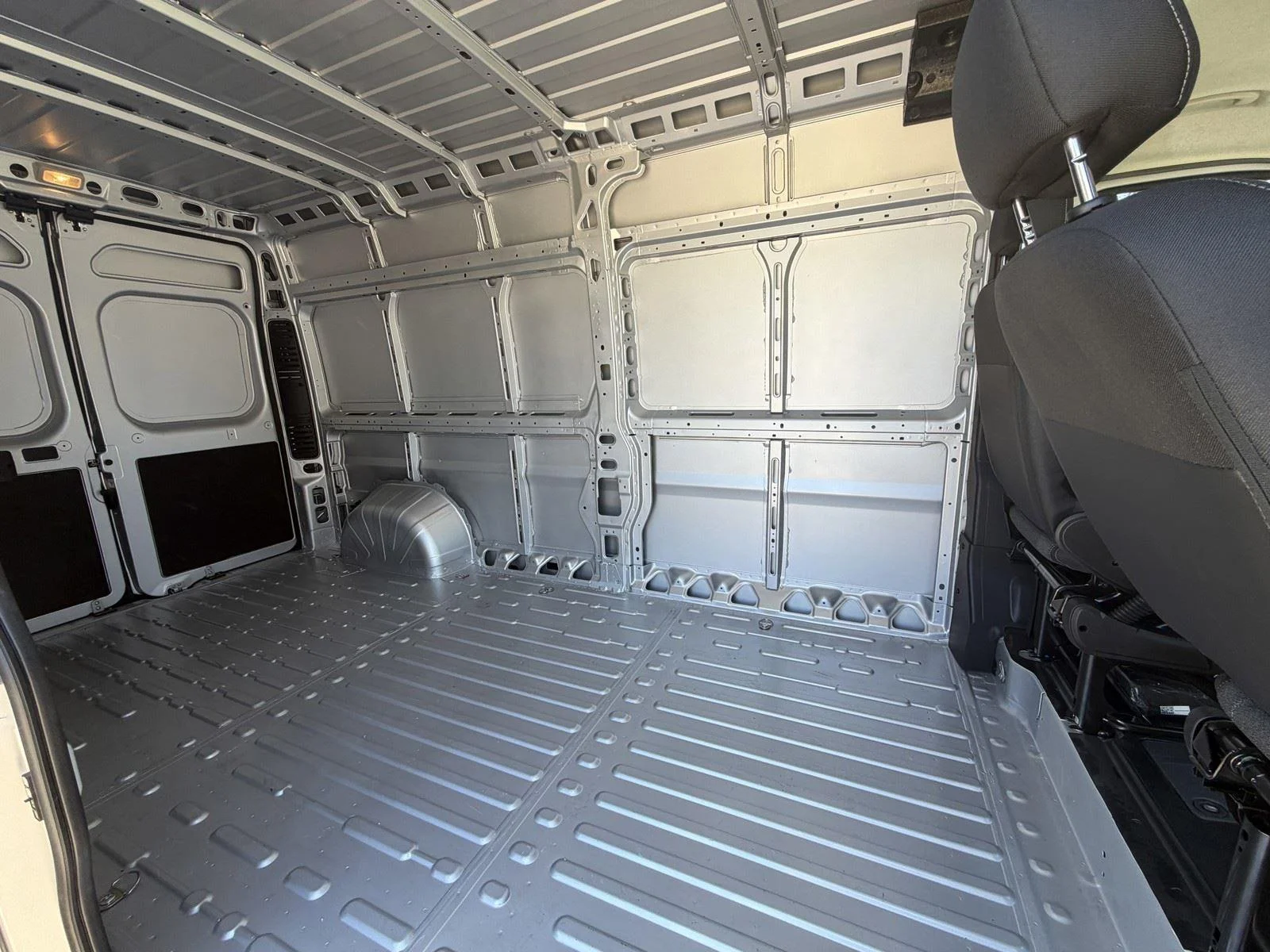 New 2026 Bright Silver Metallic Clear-Coat Exterior Paint RAM Tradesman image 14