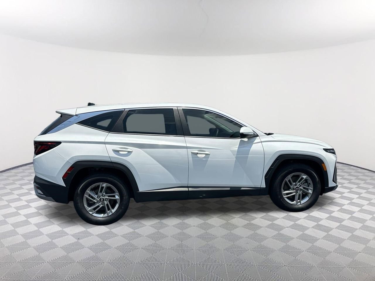 New 2025 Serenity White Pearl Hyundai SE image 4