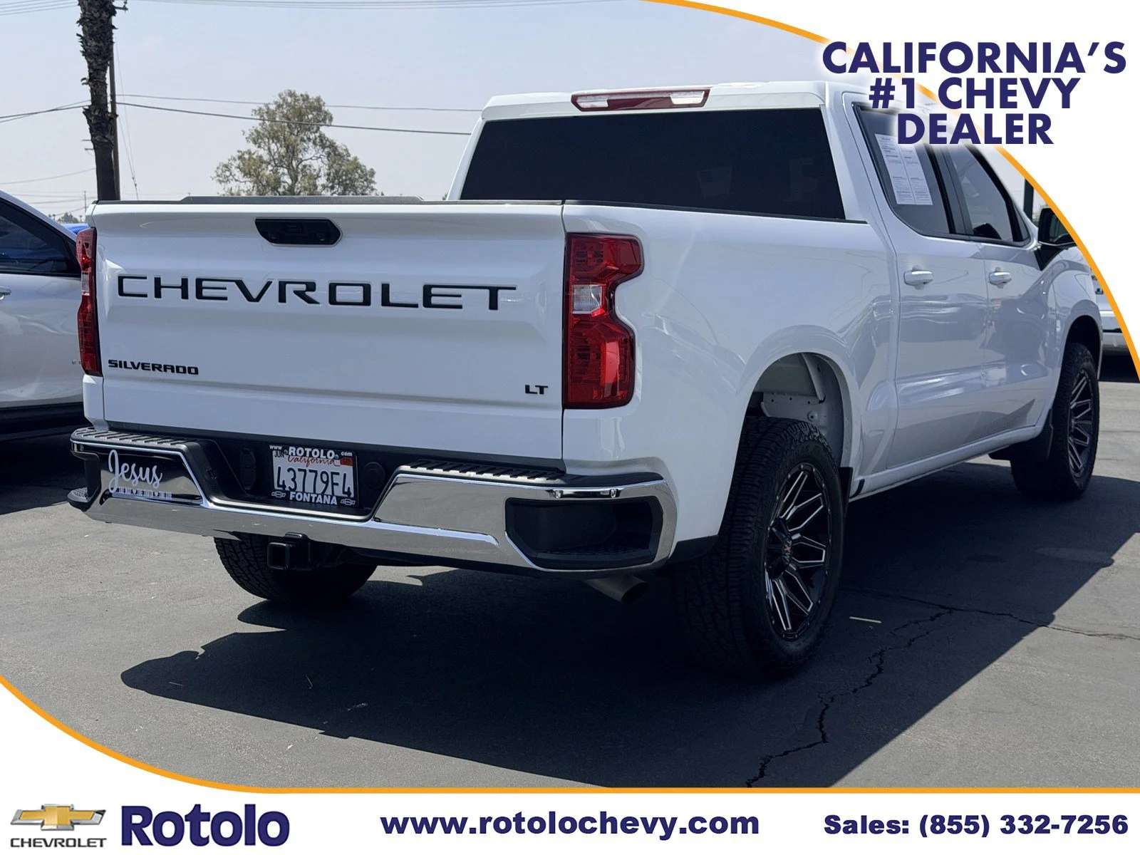 Used 2025 Summit White Chevrolet LT image 6