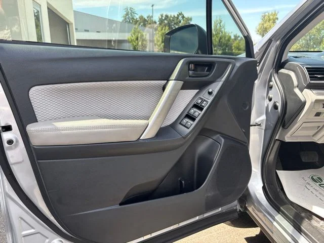 Used 2017 Silver Subaru 2.5i image 13