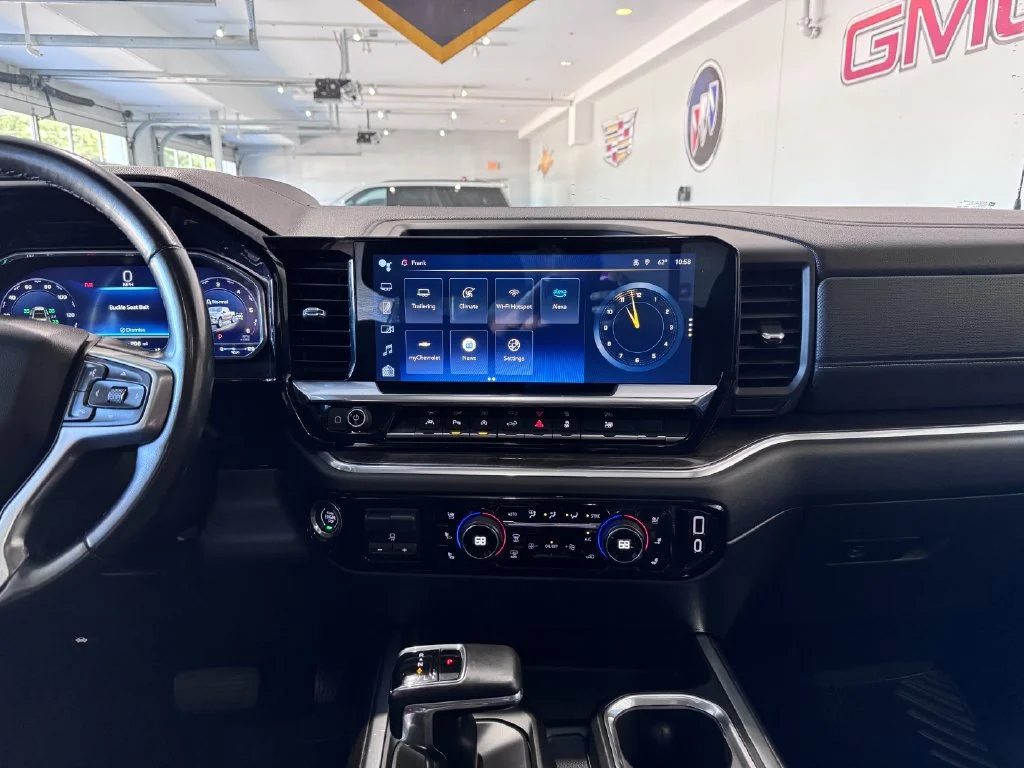 2023 Chevrolet Silverado 1500 LTZ - Photo 19