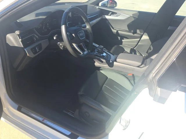 Used 2025  Audi  image 3