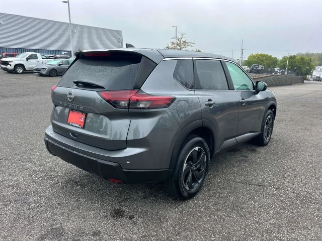 Used 2025 Gray Nissan SV image 3