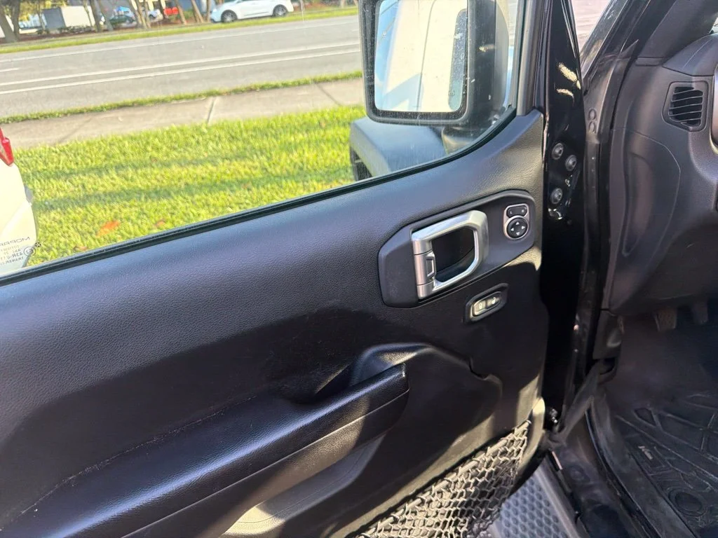 Used 2020 Black Jeep Unlimited Sport S image 8
