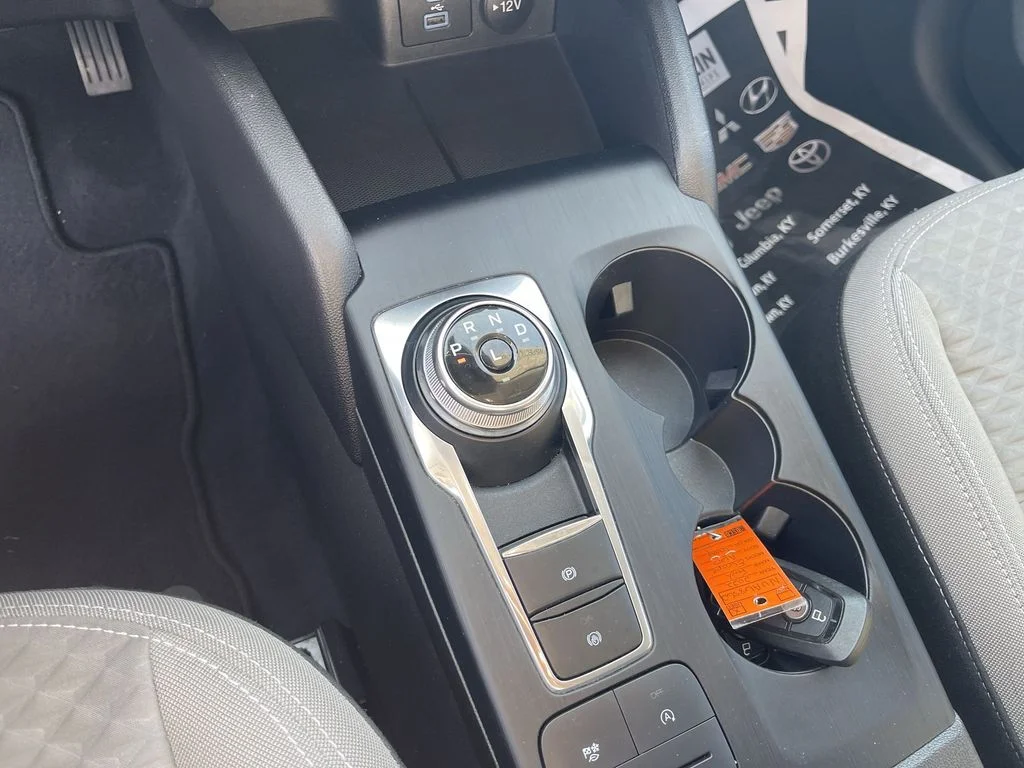 Used 2022 Gray Ford SE image 20