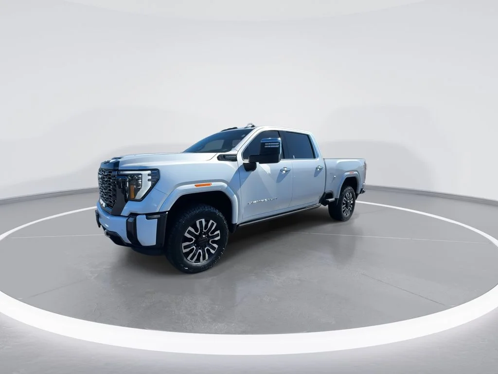 Used 2024 White GMC Denali Ultimate image 4