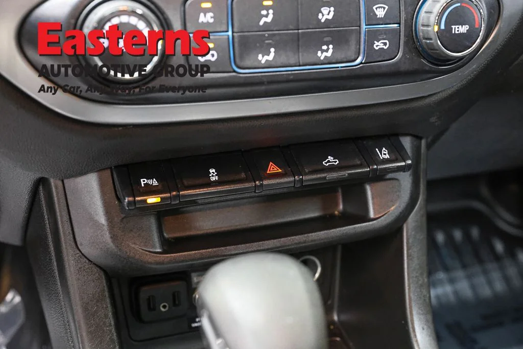 Used 2022 White Chevrolet LT image 21