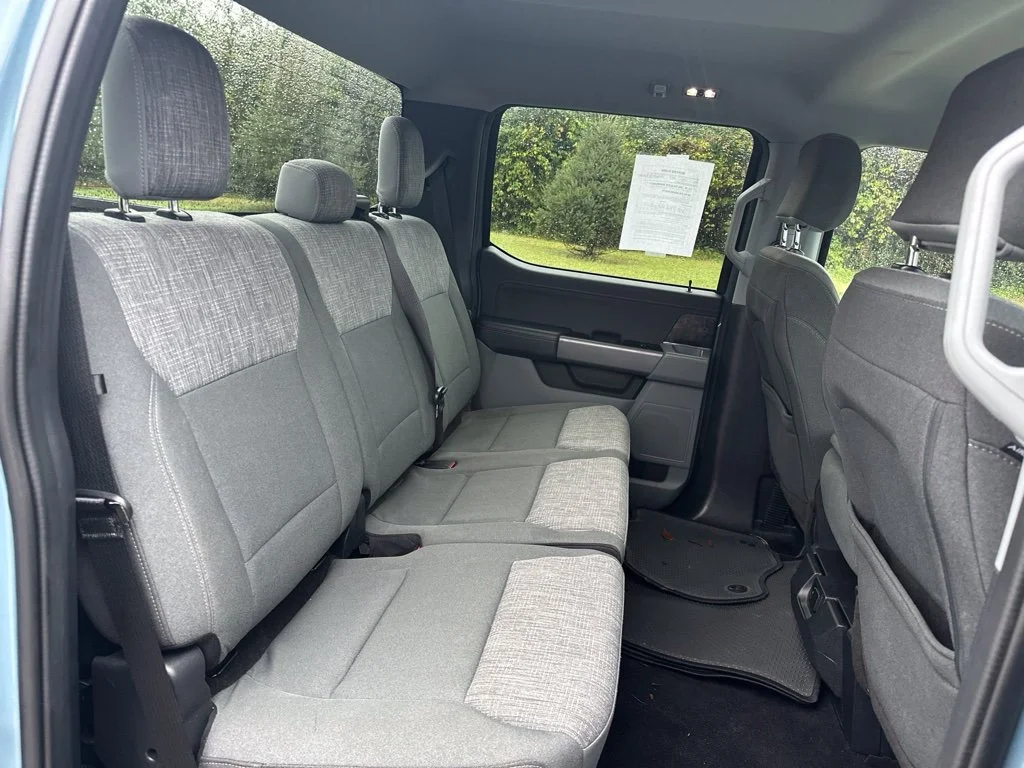 Used 2023 Blue Ford XLT image 21