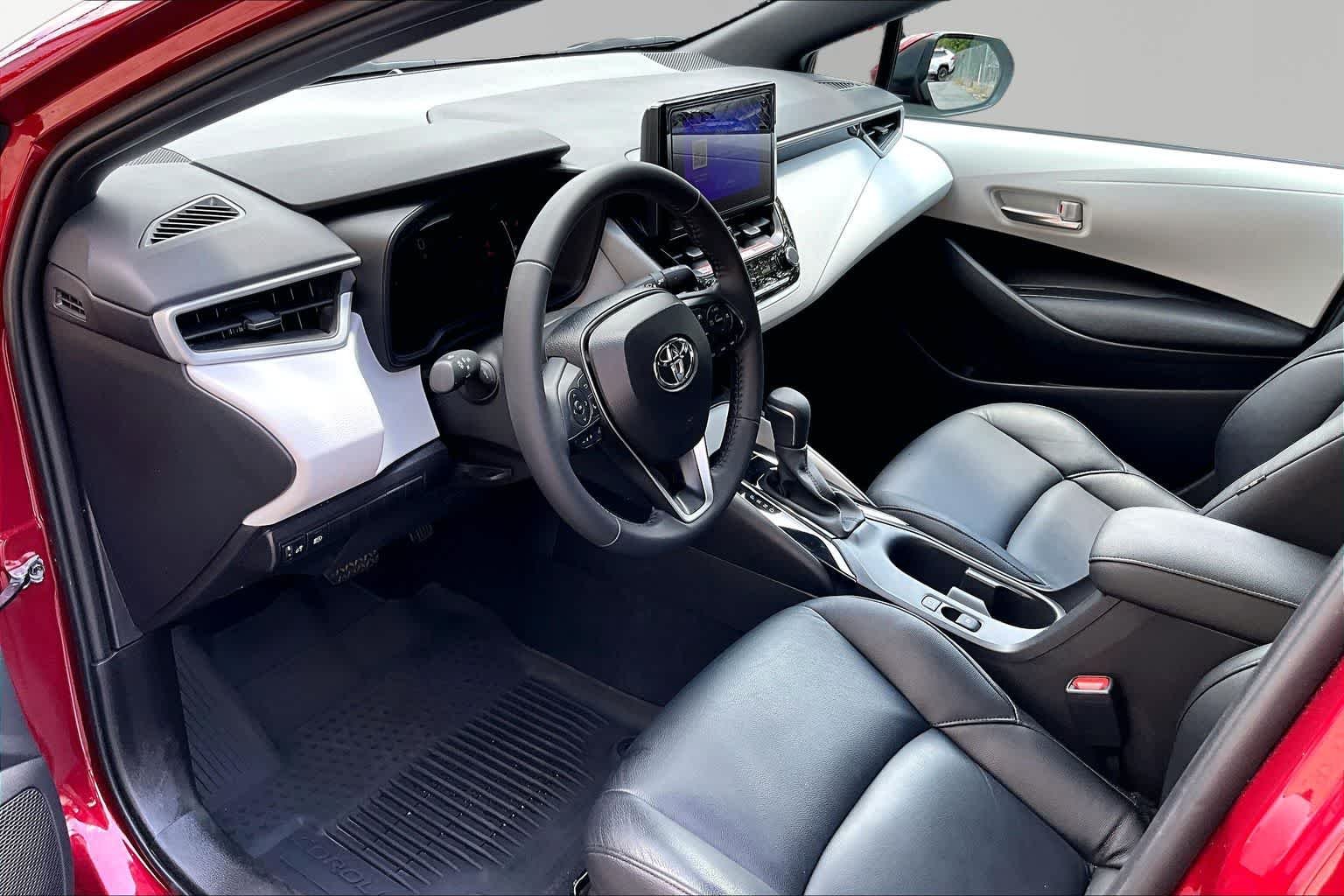 Used 2026 Ruby Flare Pearl Toyota SE image 18