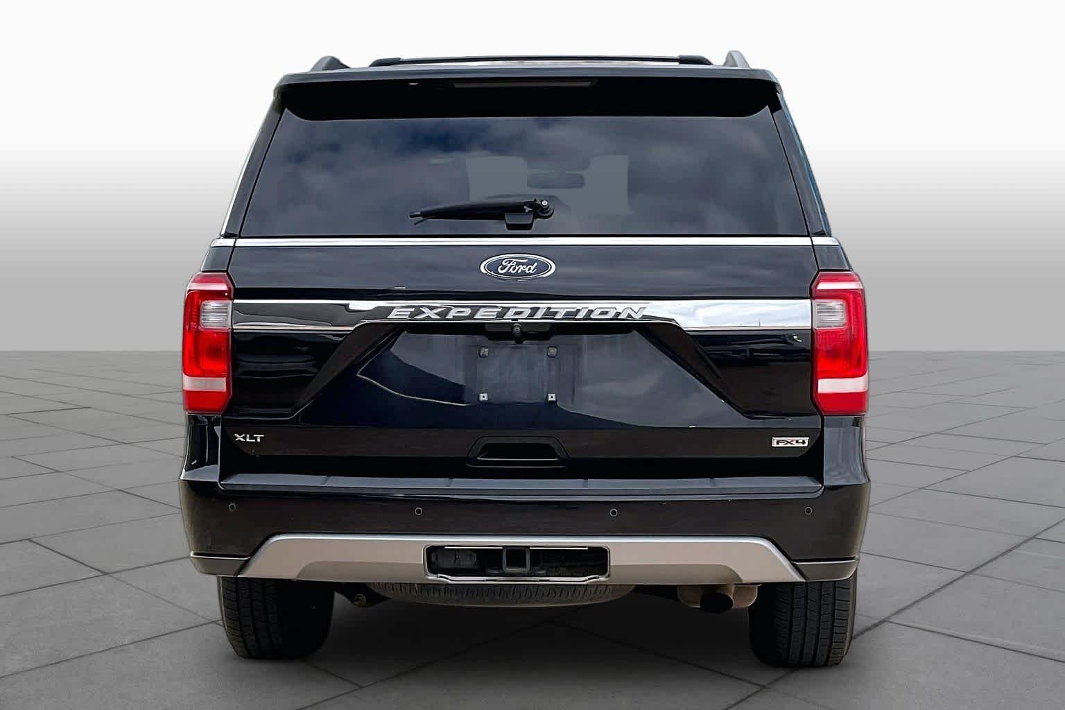 Used 2019 Agate Black Metallic Ford XLT image 3