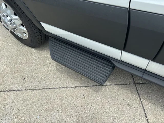 New 2024 White Ford Medium Roof Pass. XLT AWD image 11