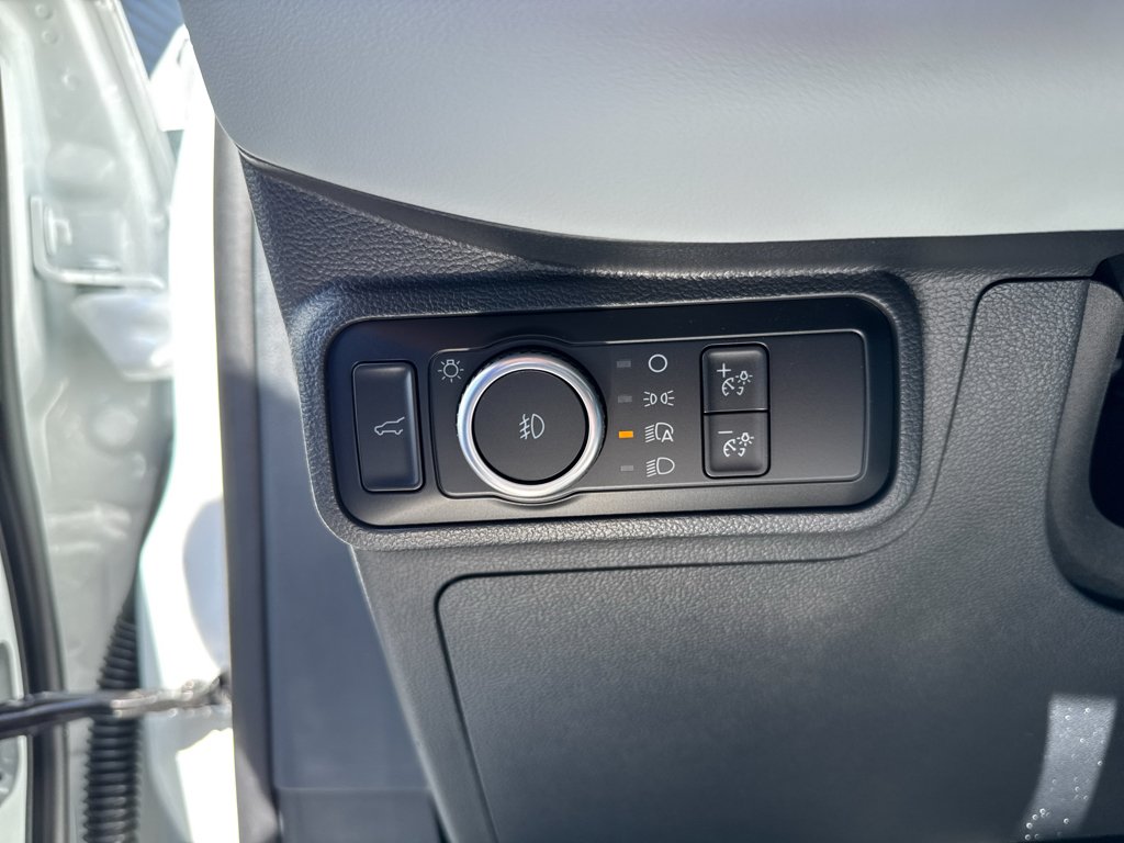 New 2026 Star White Metallic Tri-Coat Ford Platinum image 27