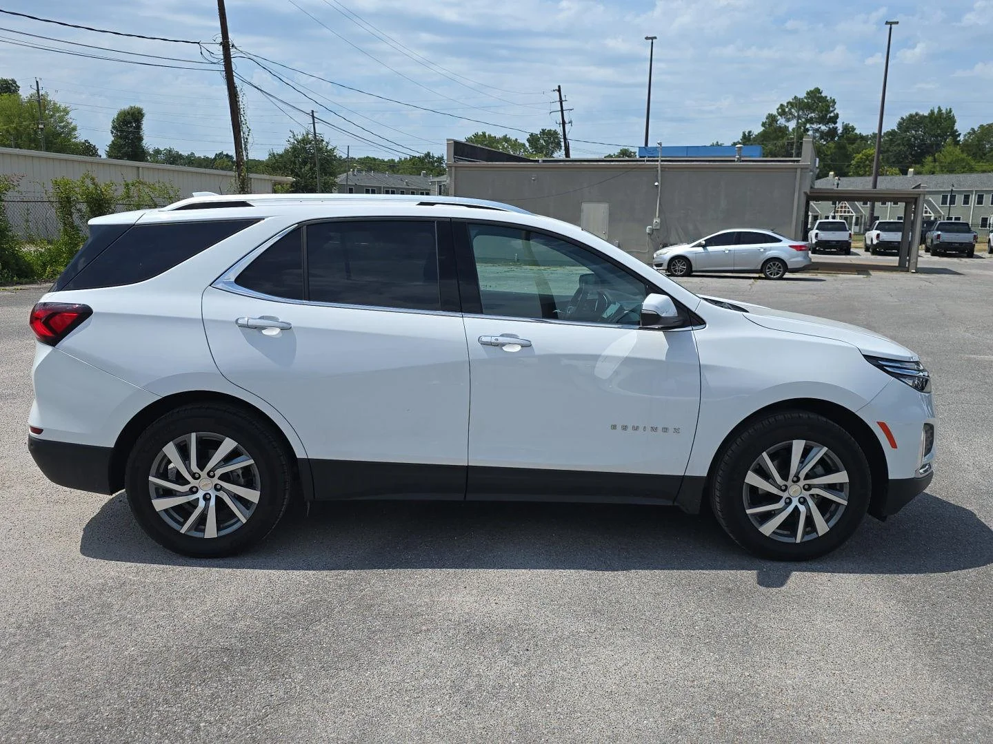 Used 2023 Summit White Chevrolet Premier image 2