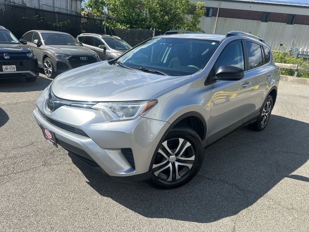 2017 Toyota RAV4's photo