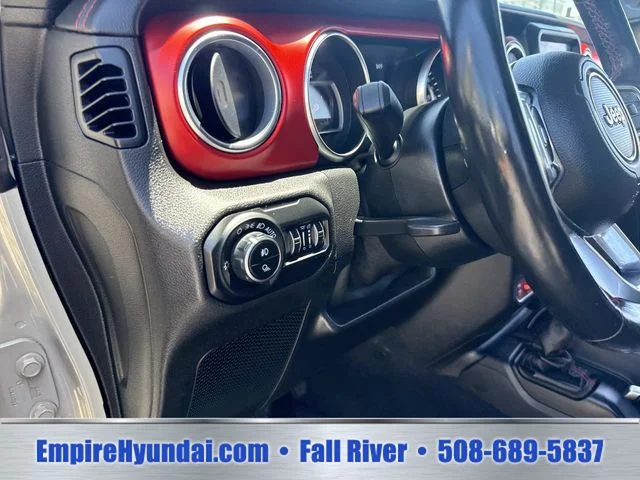 Used 2020  Jeep Rubicon image 19