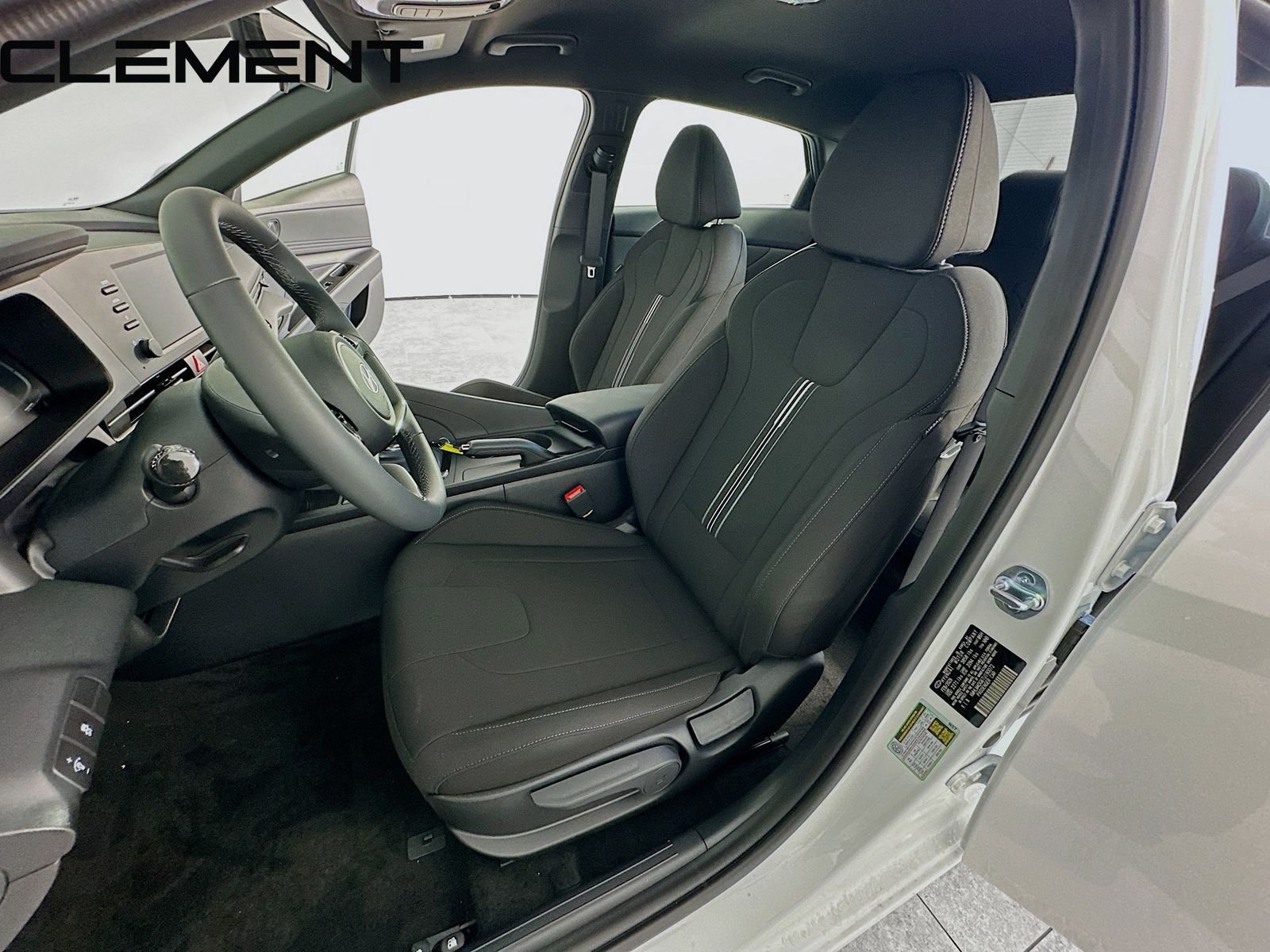 Used 2026 White Hyundai SEL Sport image 28