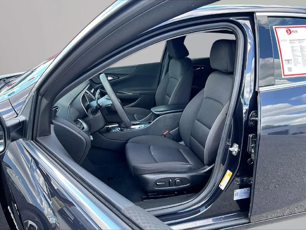 Used 2023 Gray Chevrolet LT image 26