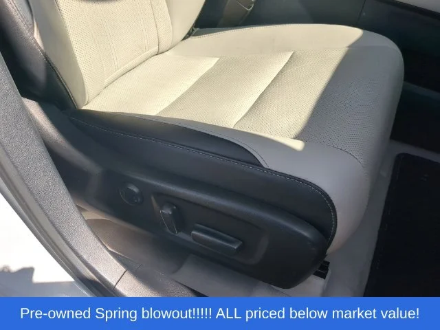 Used 2016 Silver Lexus 350 image 49