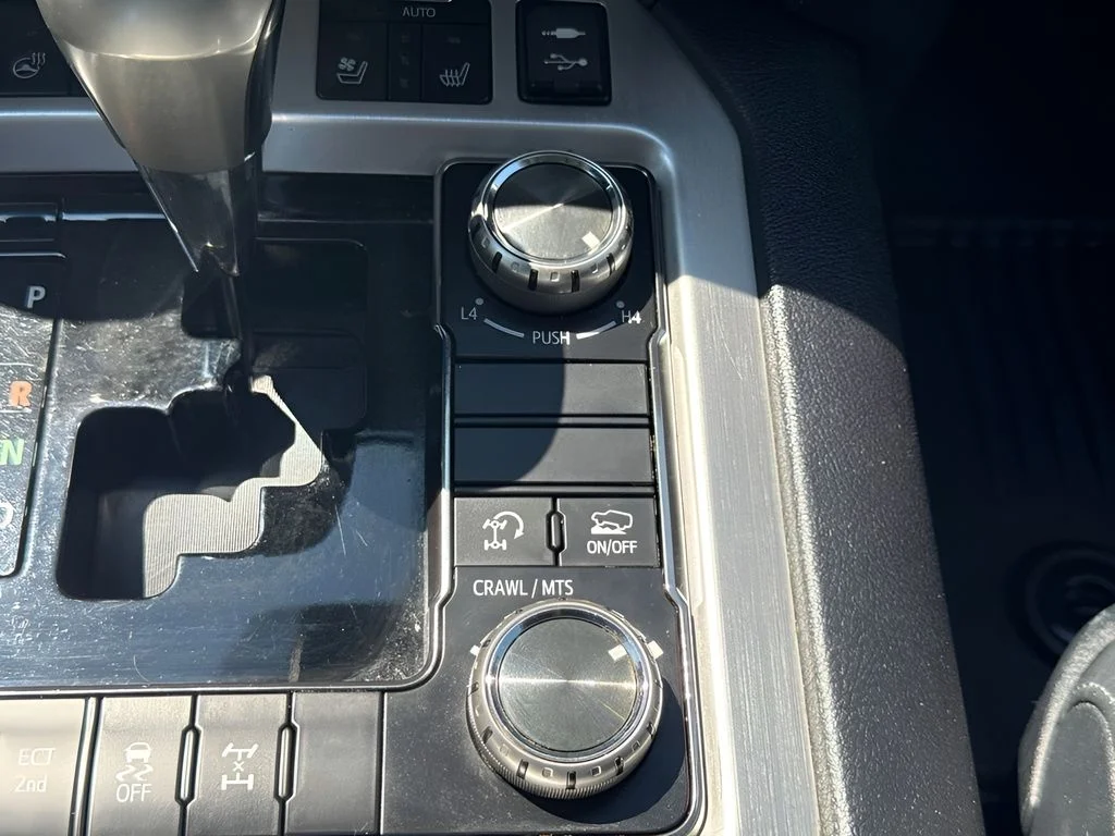 Used 2016 Silver Toyota Base image 18