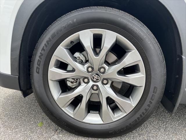 Certified Used 2025 WIND CHILL PEARL Toyota Limited image 24