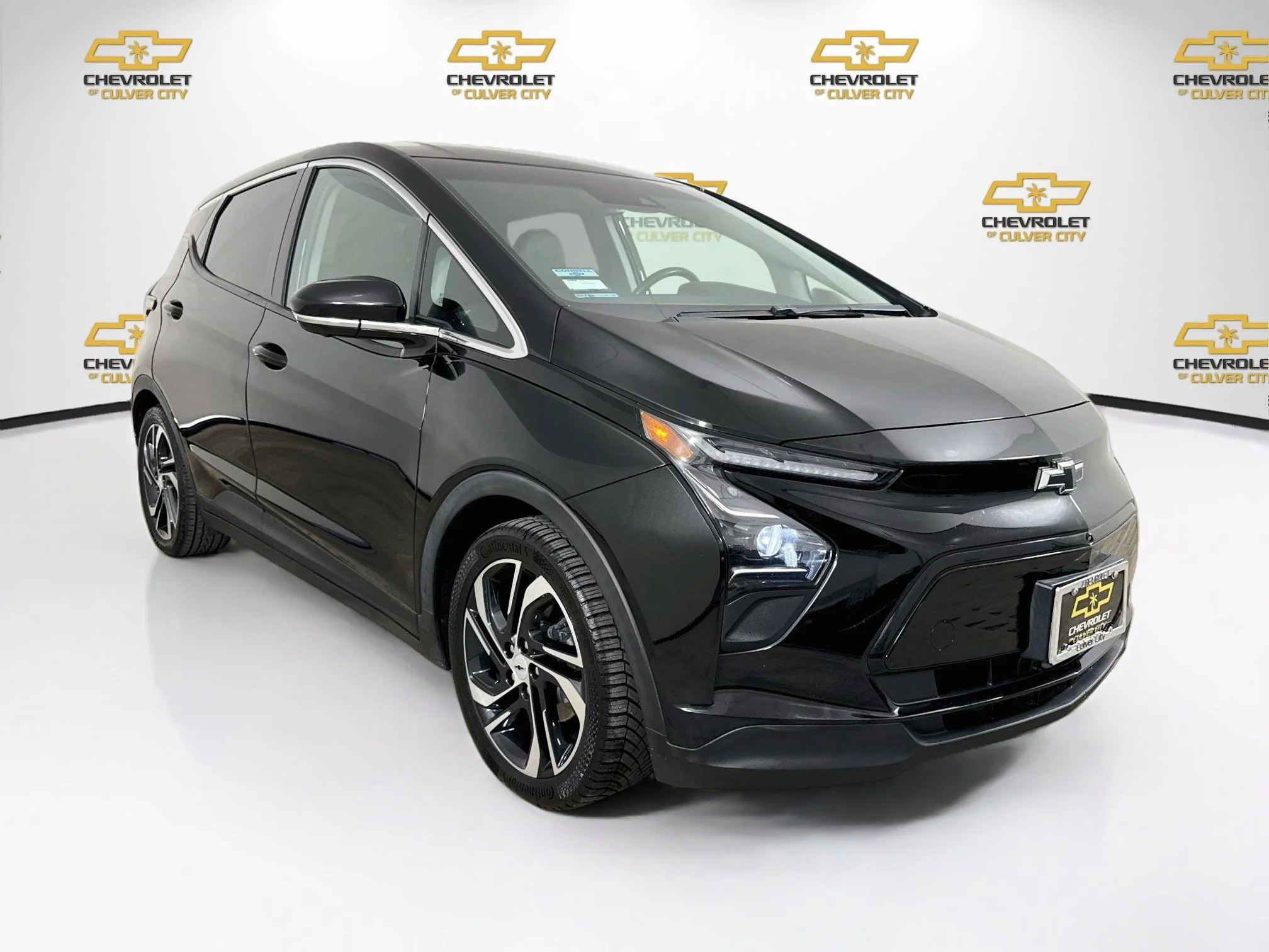 Used 2023 MOSAIC BLACK METALLIC Chevrolet 2LT image 1