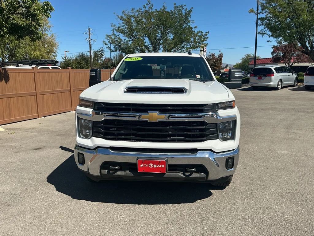 Used 2025 SUMMIT WHITE Chevrolet LT image 2
