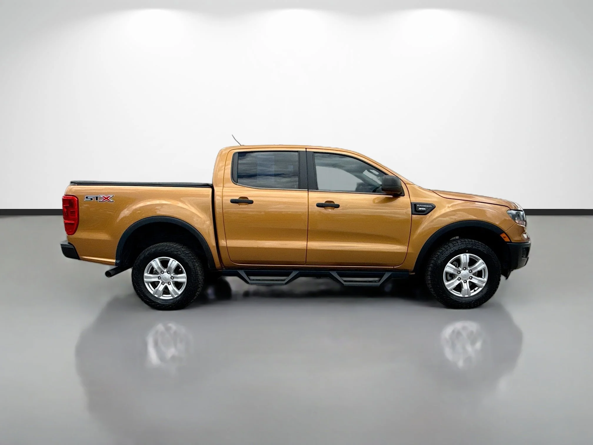 Used 2019 Saber Metallic Ford XL image 2