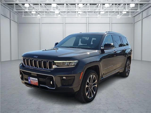 Used 2022 Baltic Gray Metallic Clearcoat Jeep Overland 4x2 image 1
