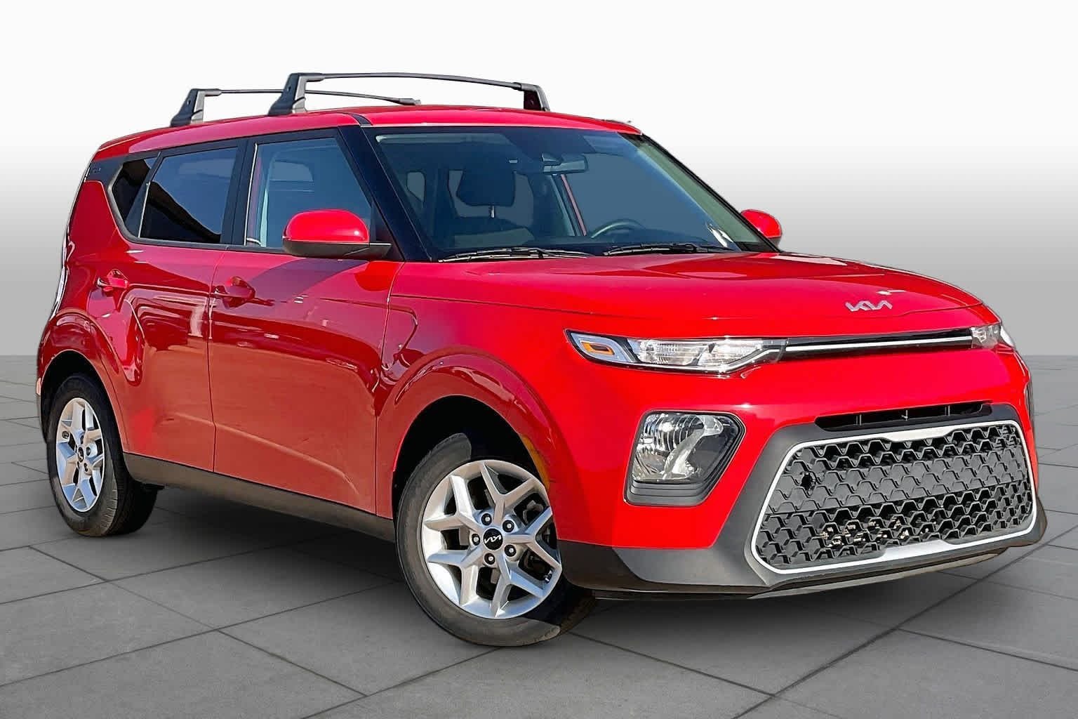 Used 2022 Inferno Red Kia LX image 3