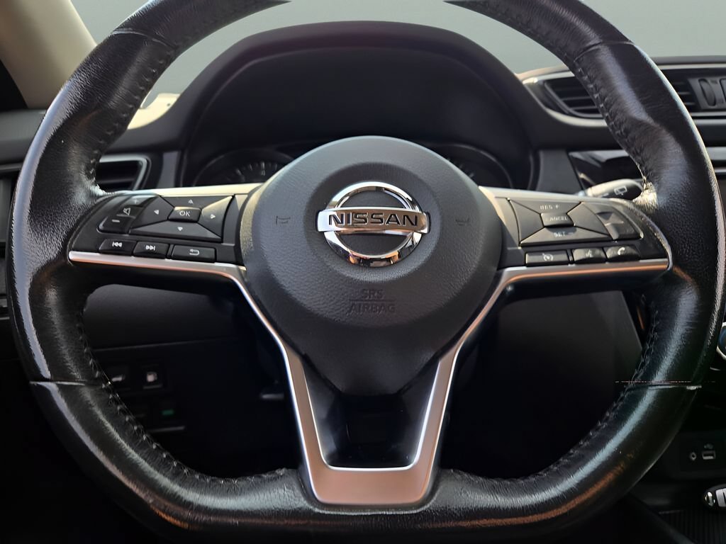 Used 2019 Gray Nissan SV image 31