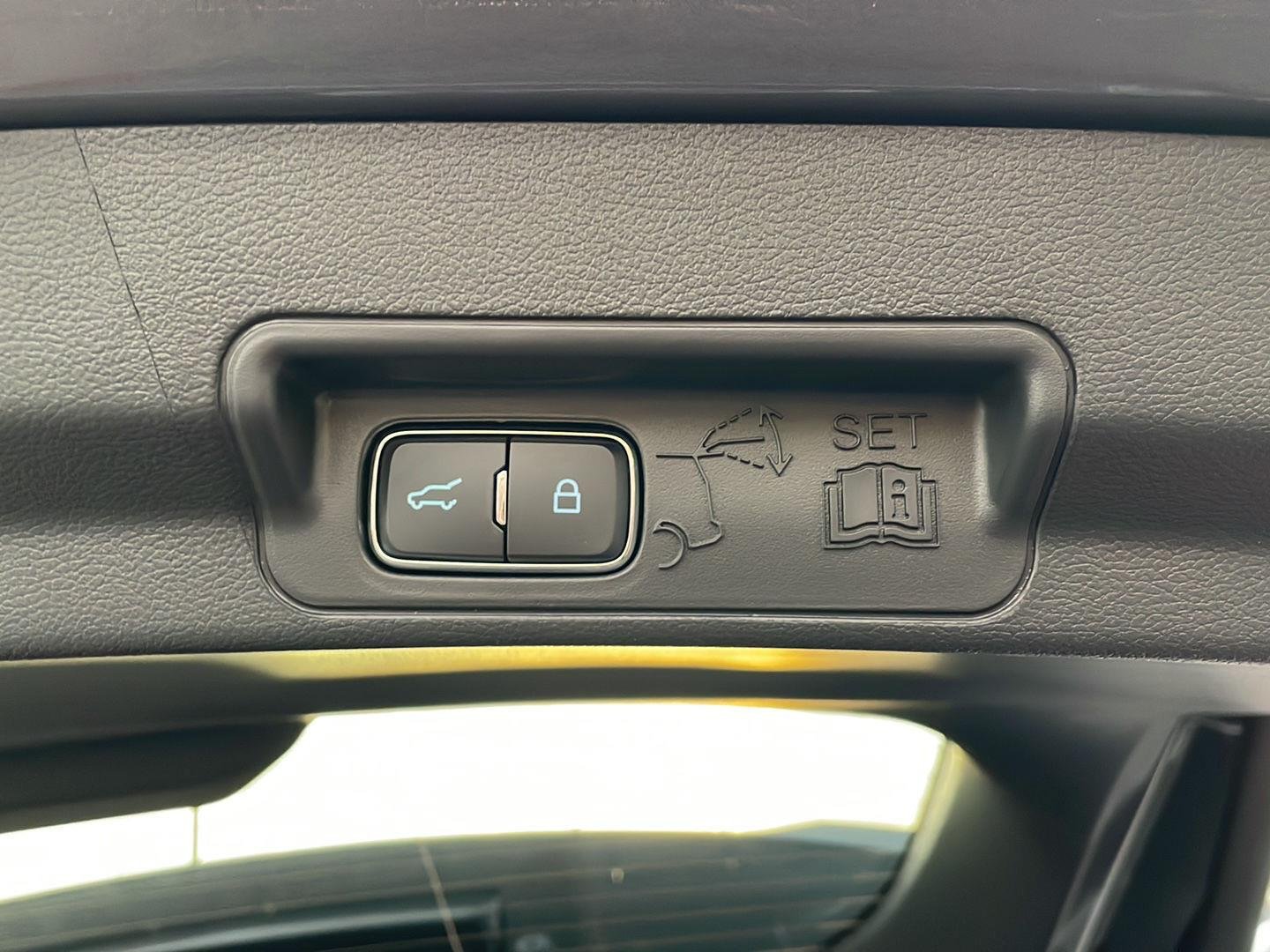 New 2027 Carbonized Gray Metallic Ford Active image 31