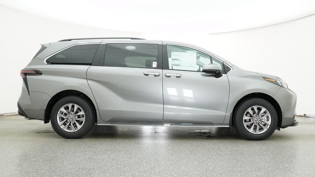 New 2026 Heavy Metal Toyota XLE image 13